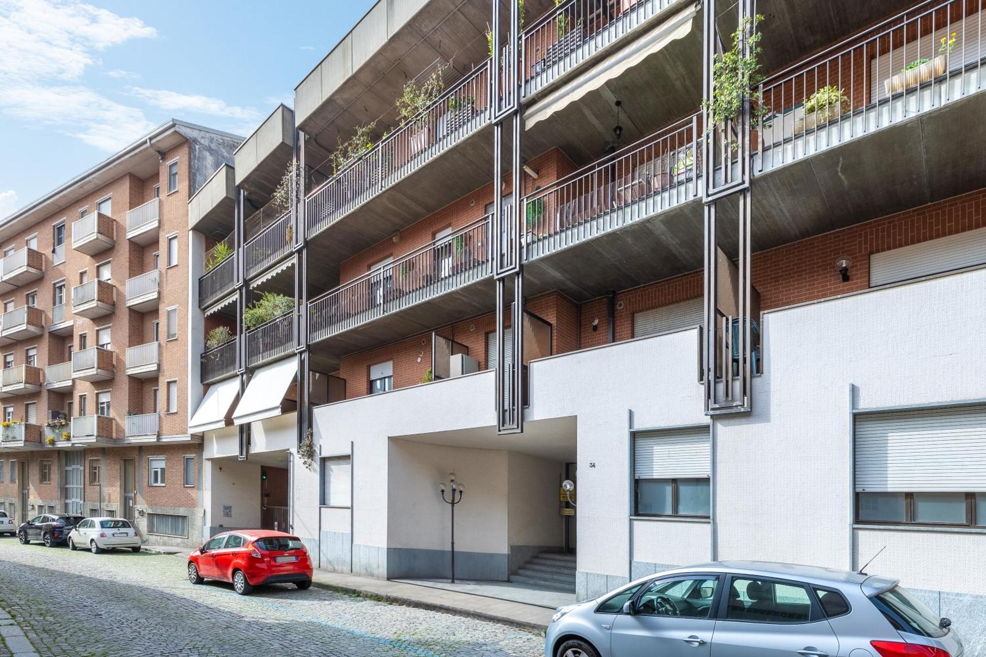C8 Apartments Asti Exteriör bild